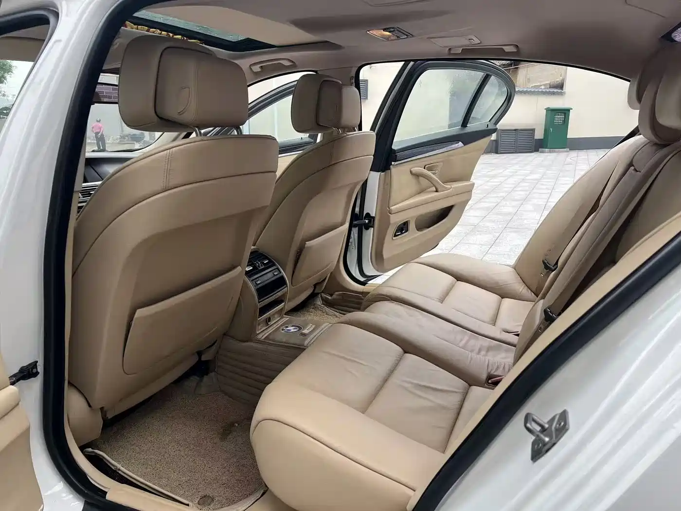 BMW 5 Series 2011 528Li Luxury фото 6