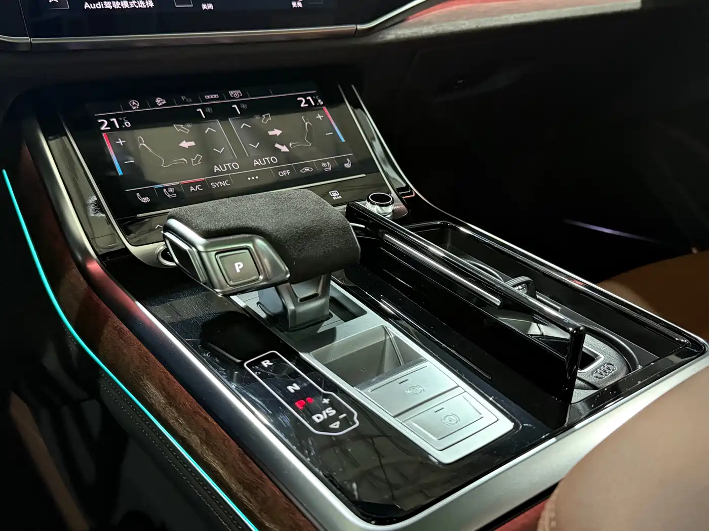 Audi Q7 2023 55 TFSI quattro S line Sport фото 14