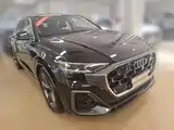 Photo 6 - Audi Q8