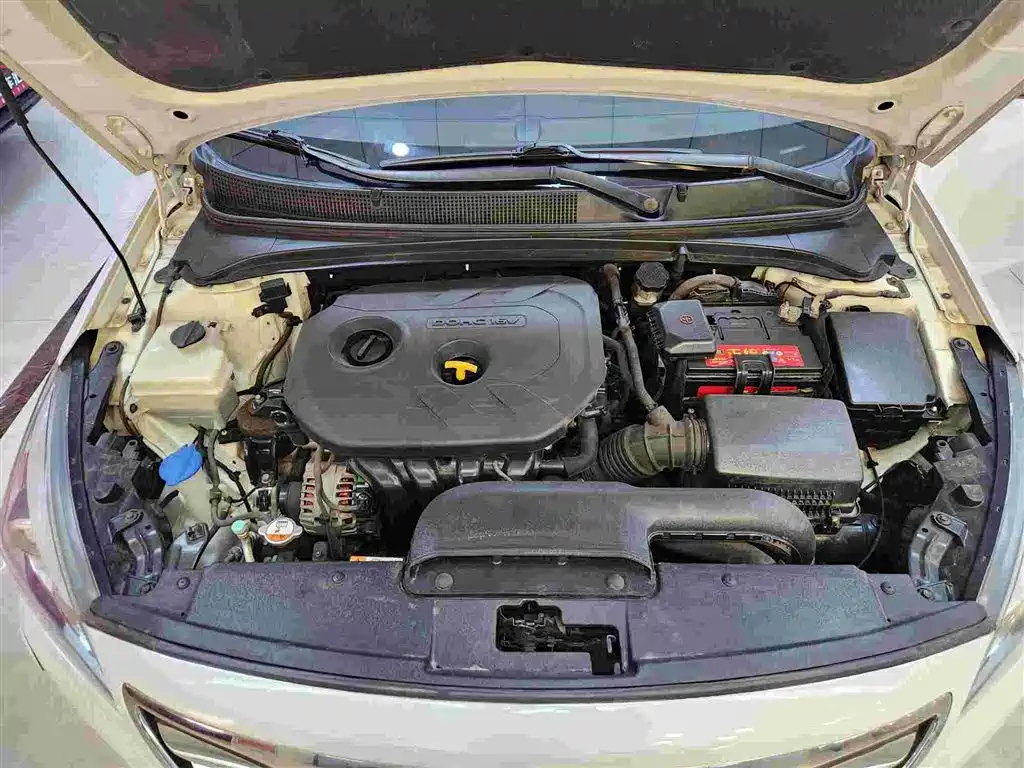 Hyundai Mistra 2016 1.8L Automatic Smart GLS фото 16