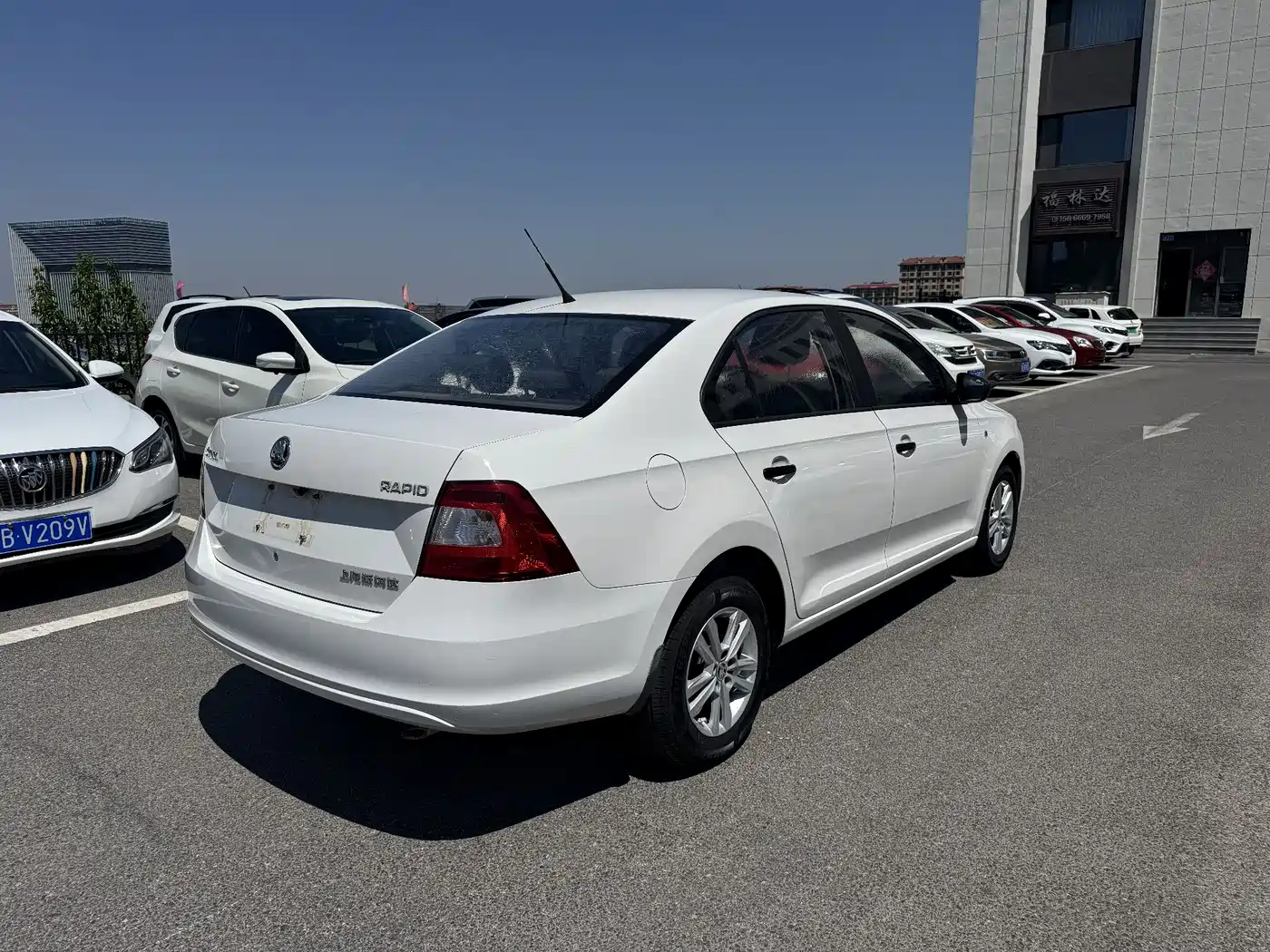 Škoda Rapid 2016 1.4L Manual Forward Edition фото 9