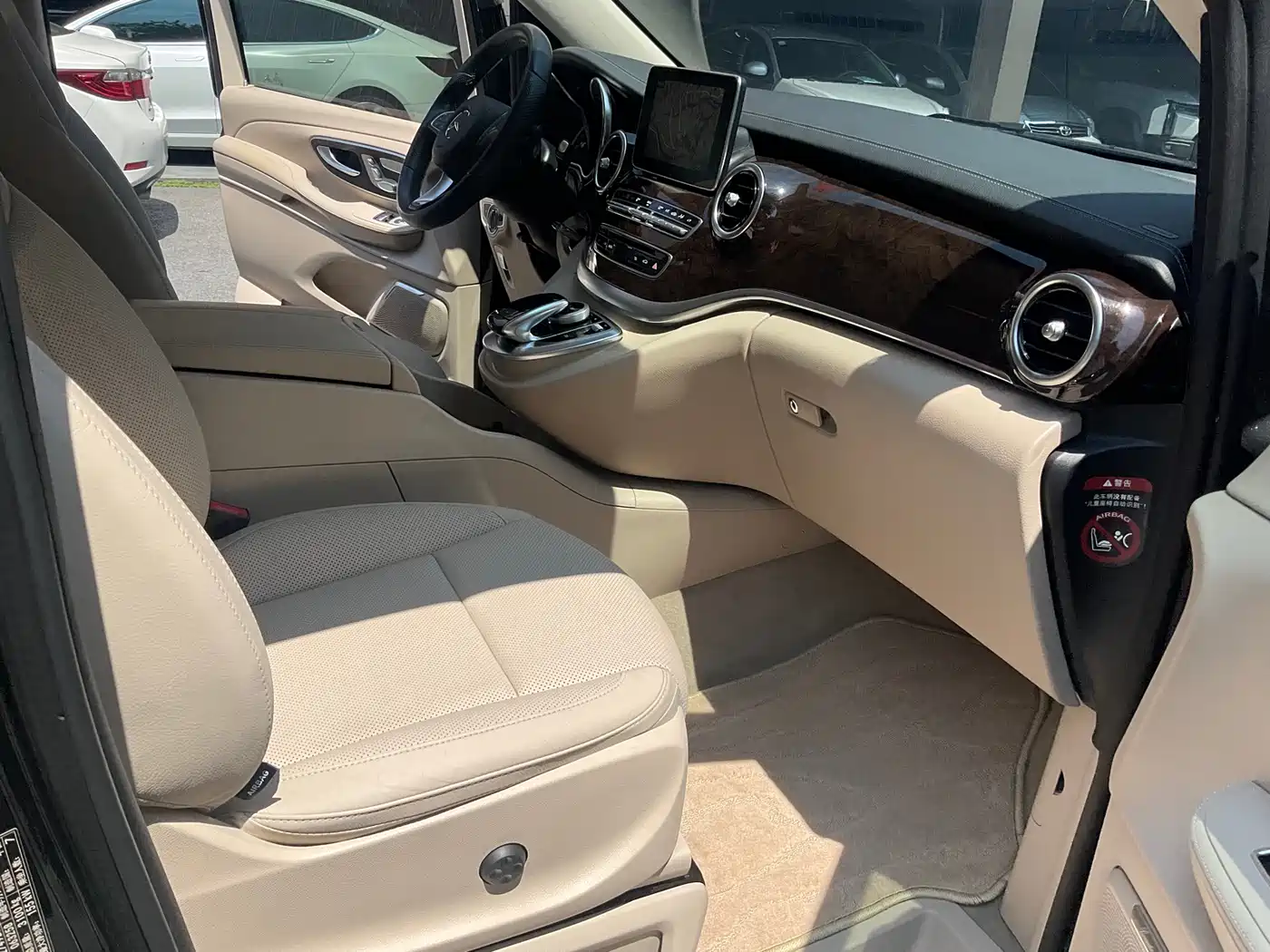 Mercedes-Benz V-Class 2018 V 260 Premium Edition China VI фото 16