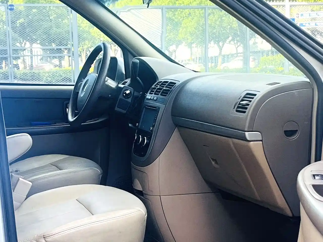 Buick GL8 2014 2.4L Classic Edition фото 10