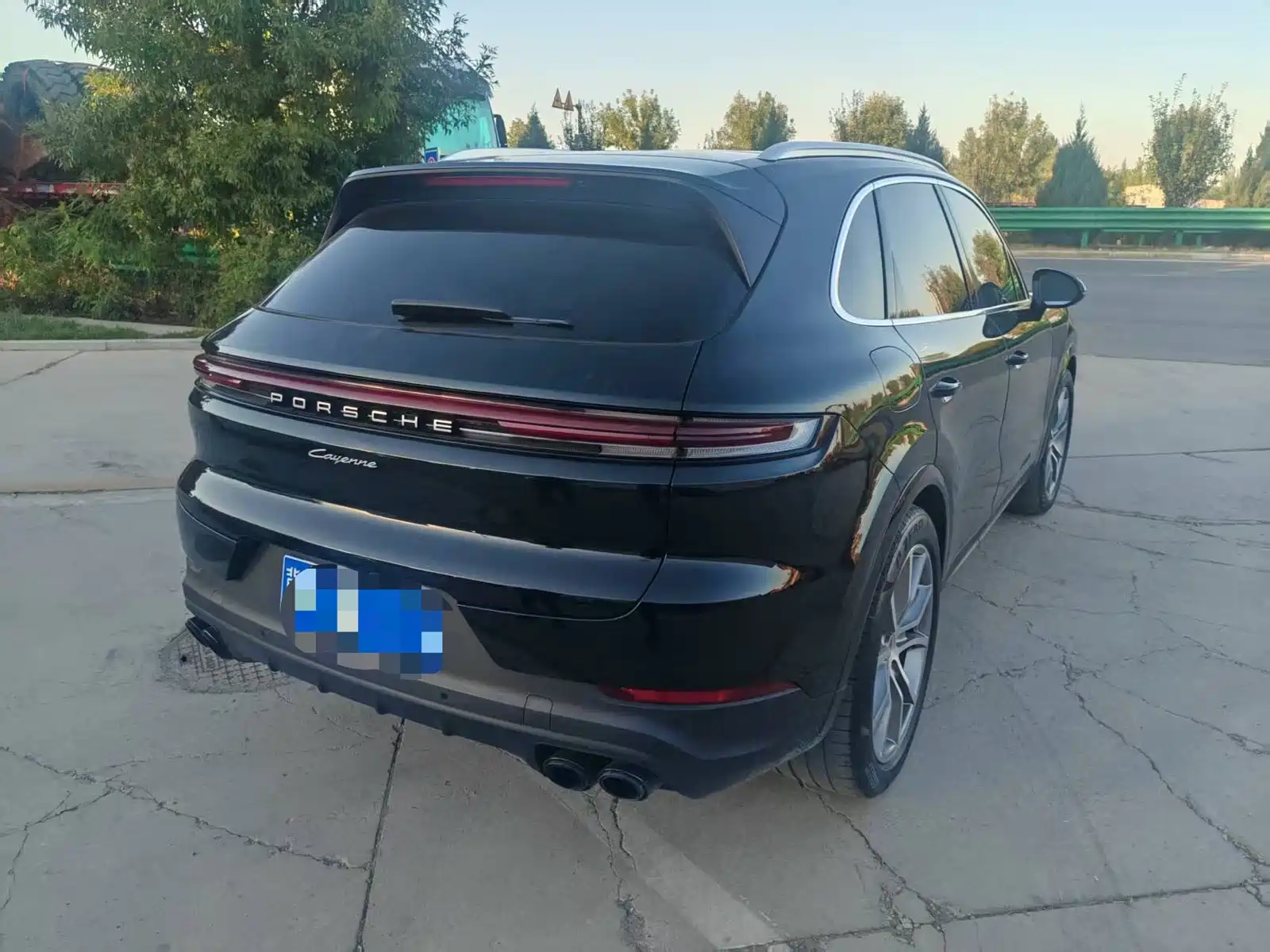 Photo 6 - Porsche Cayenne