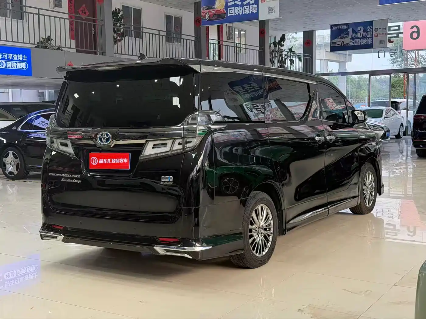 Toyota Vellfire 2021 Crown Hybrid 2.5L HV Premium Edition фото 8