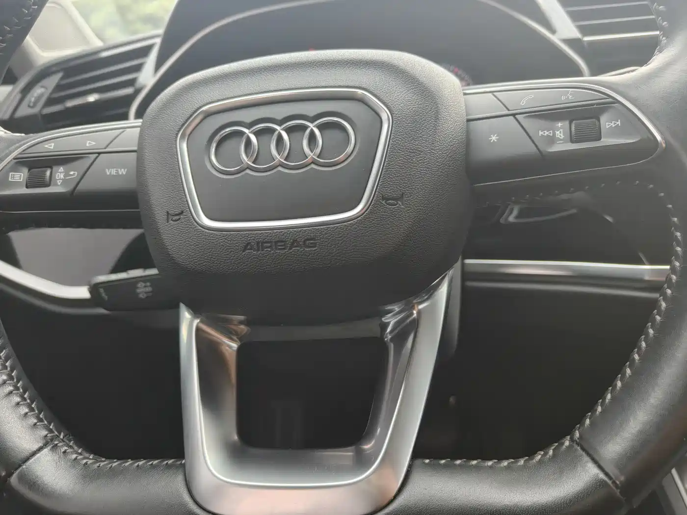 Photo 8 - Audi Q3