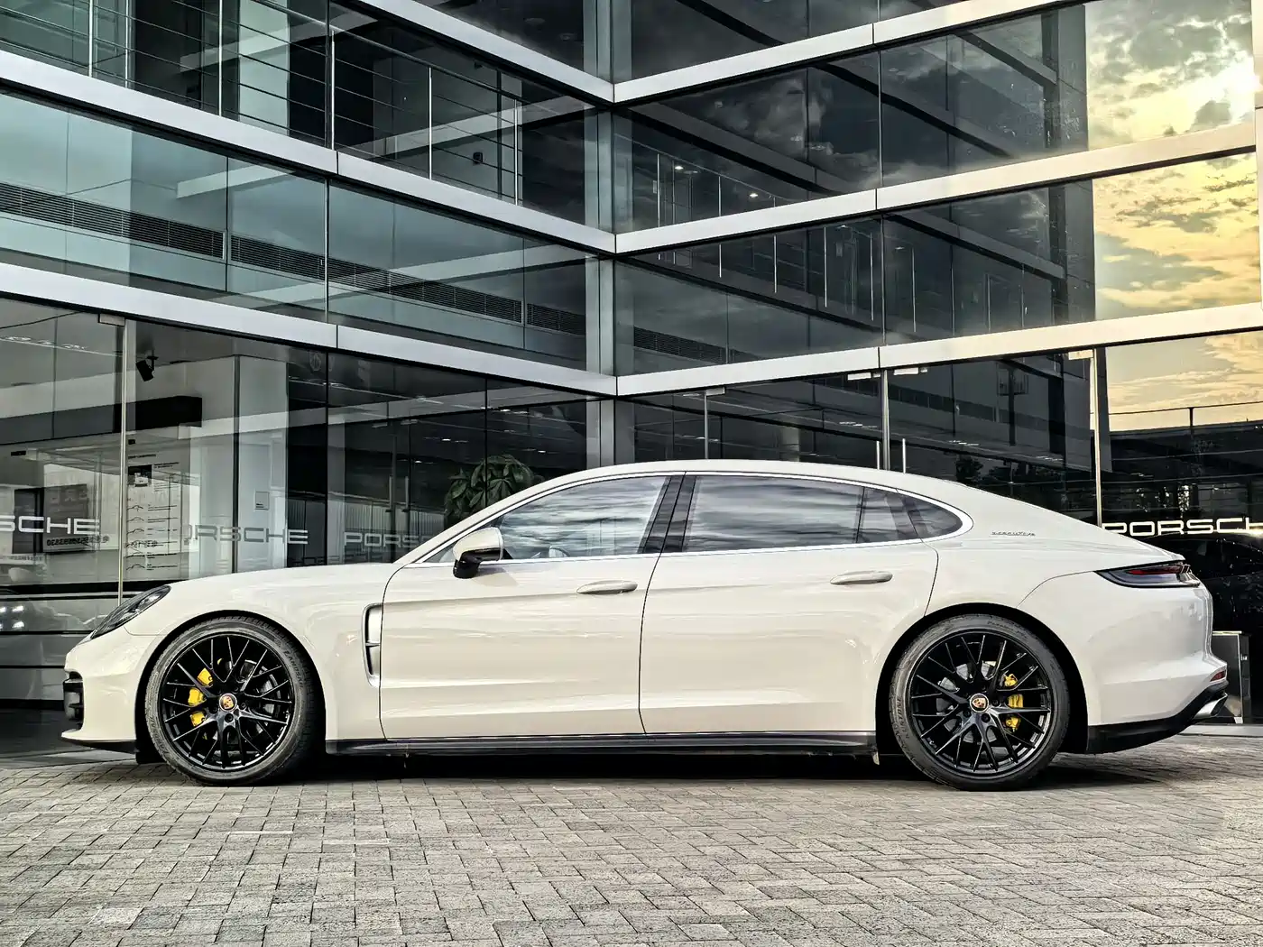 Porsche Panamera 2021 Panamera 4 Executive Long Wheelbase 2.9T фото 6