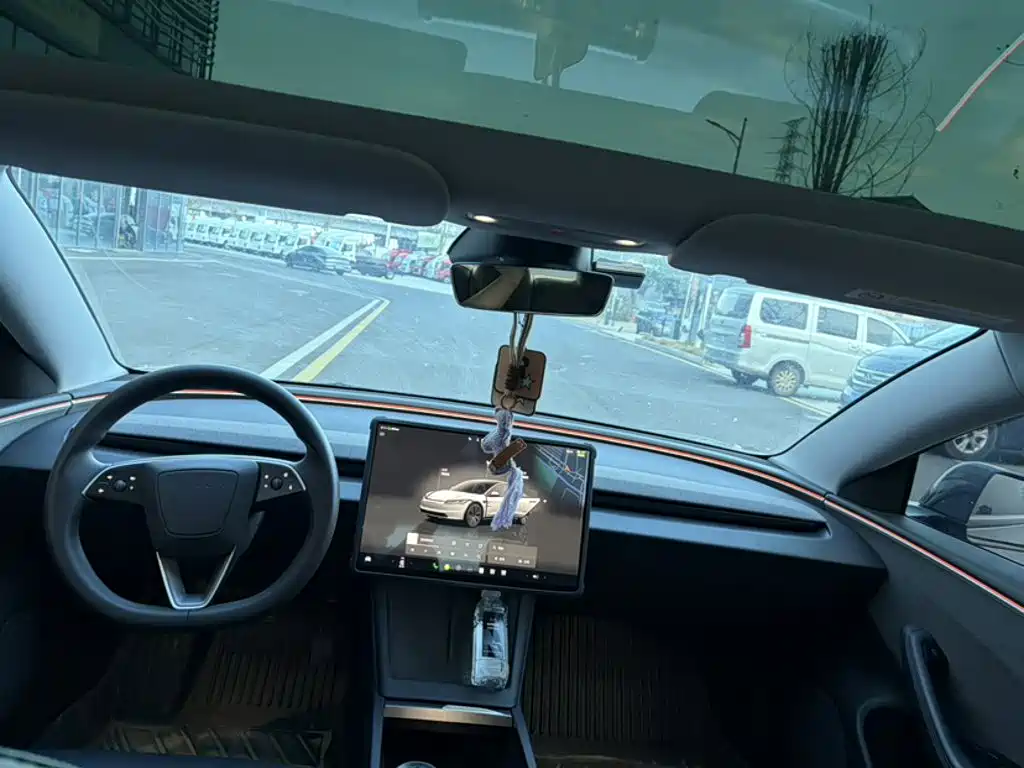 Photo 20 - Tesla Model 3