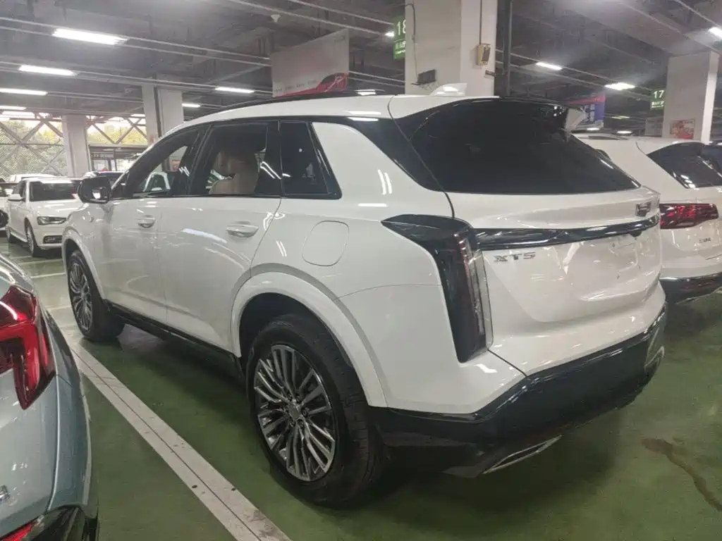 Фото 5 - Cadillac XT5