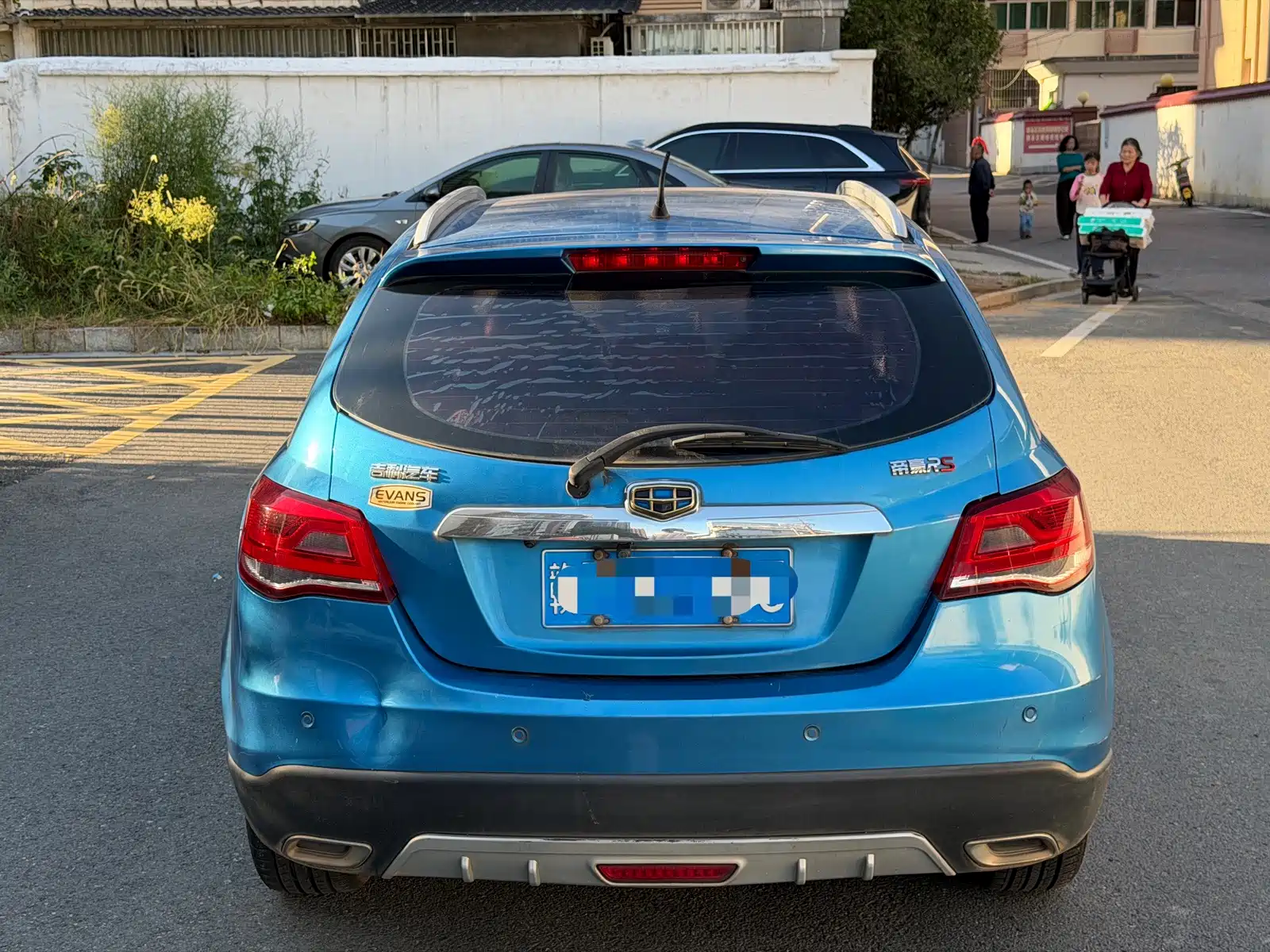 Фото 5 - Geely Emgrand