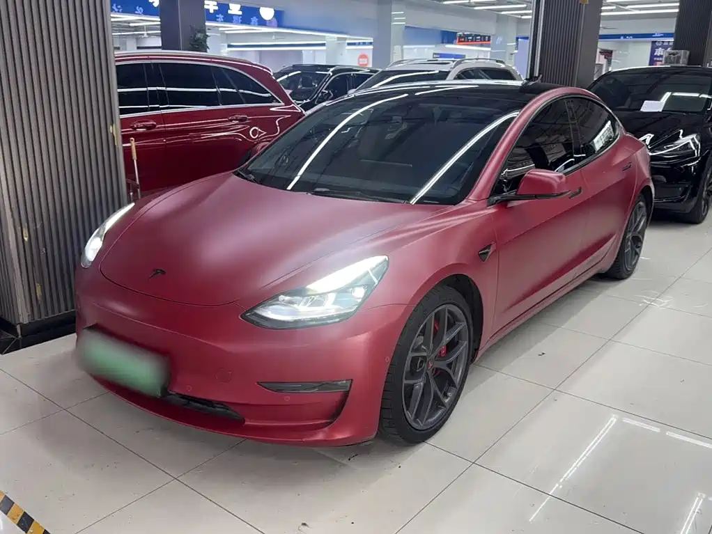 Фото 2 - Tesla Model 3