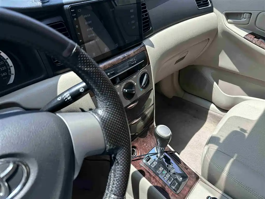 Toyota Corolla 2013 1.6L Automatic Luxury фото 13
