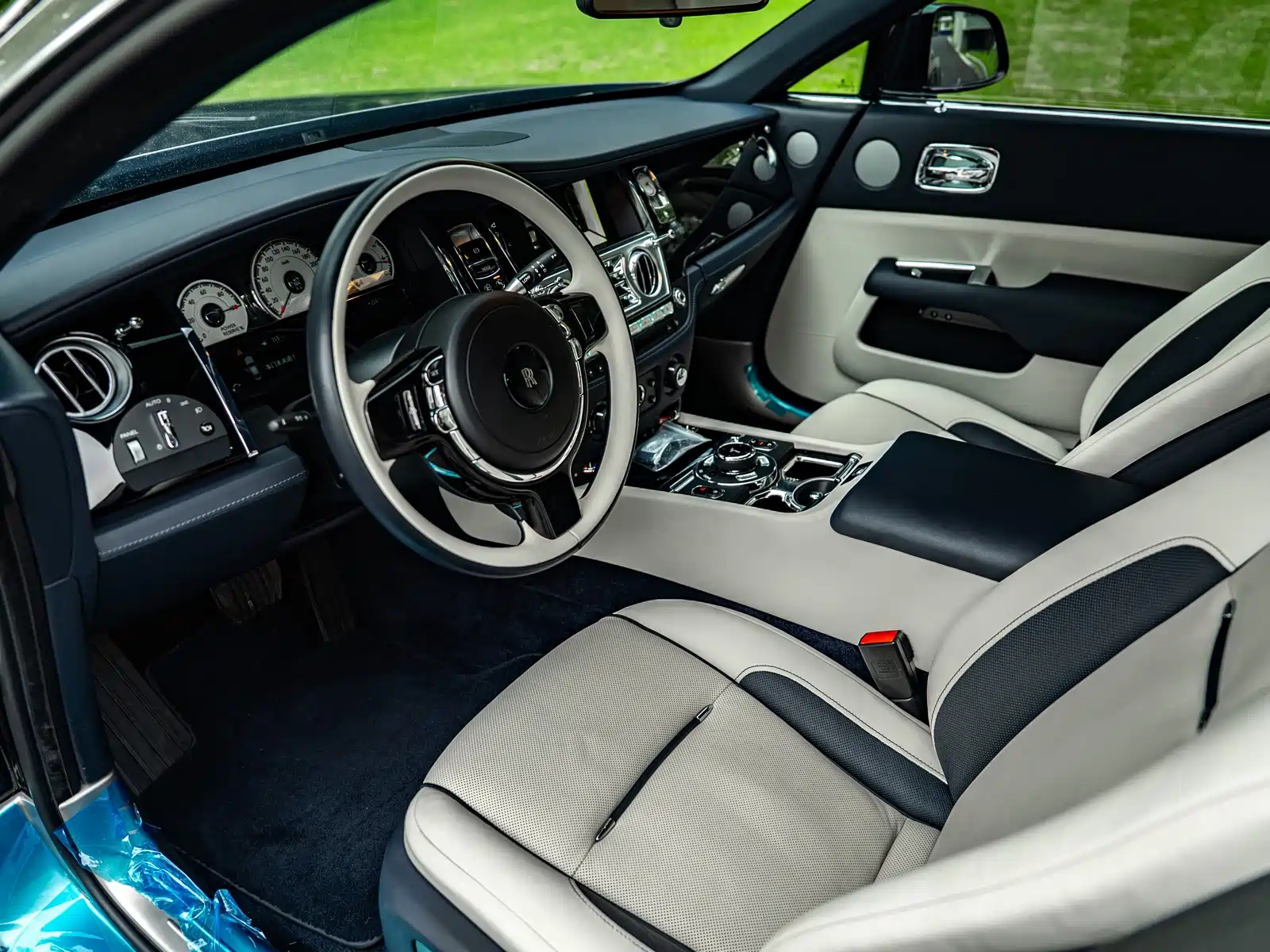 Фото 10 - Rolls-Royce Wraith