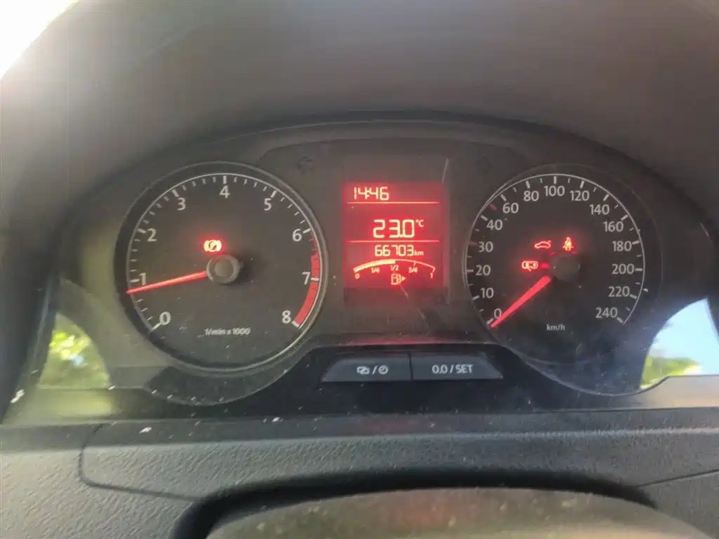 Volkswagen Santana 2013 1.6L Manual Comfort Edition фото 5