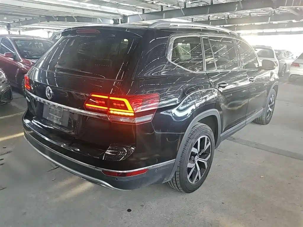Volkswagen Teramont 2019 380TSI 4WD Luxury Edition China VI фото 7