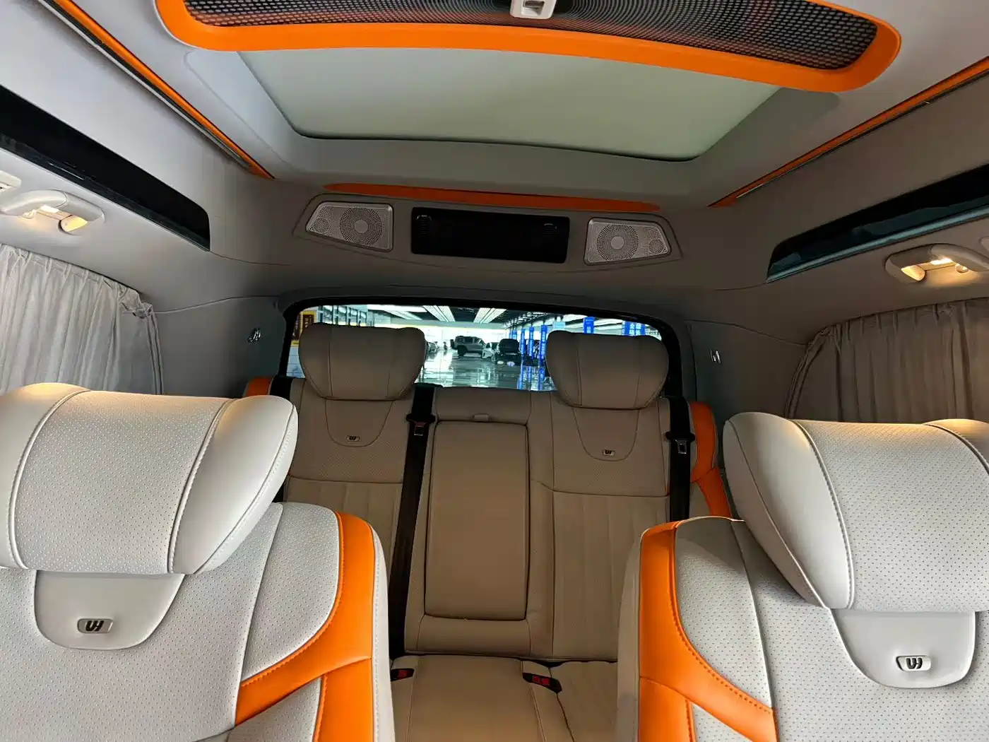Mercedes-Benz V-Class 2022 V 260 L Long Wheelbase Luxury Edition фото 7