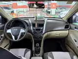Photo 8 - Hyundai Verna