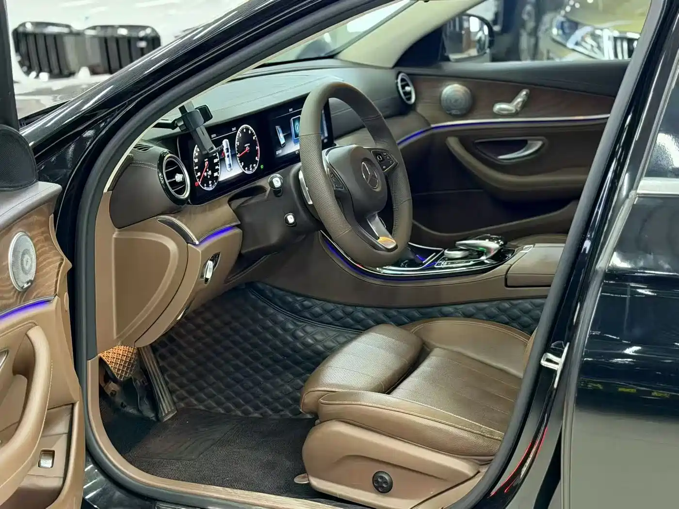 Mercedes-Benz E-Class 2016 E 200 L фото 4