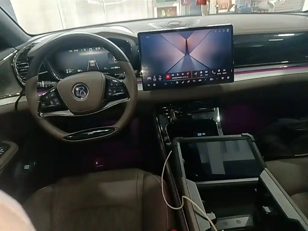 BYD Han 2025 DM-i 125KM Premium фото 10