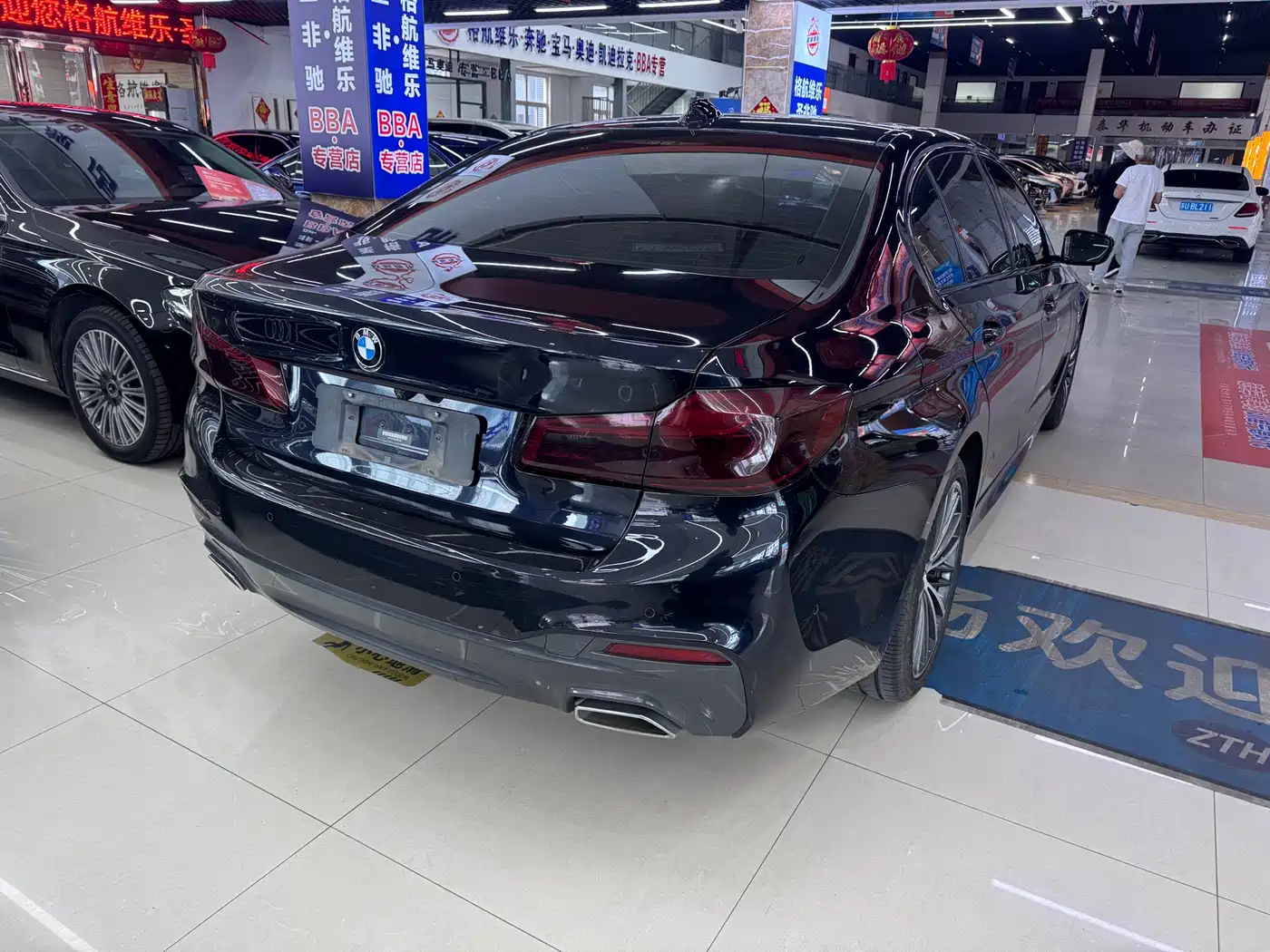 BMW 5 Series 2020 530Li Leading M Sport Package фото 14