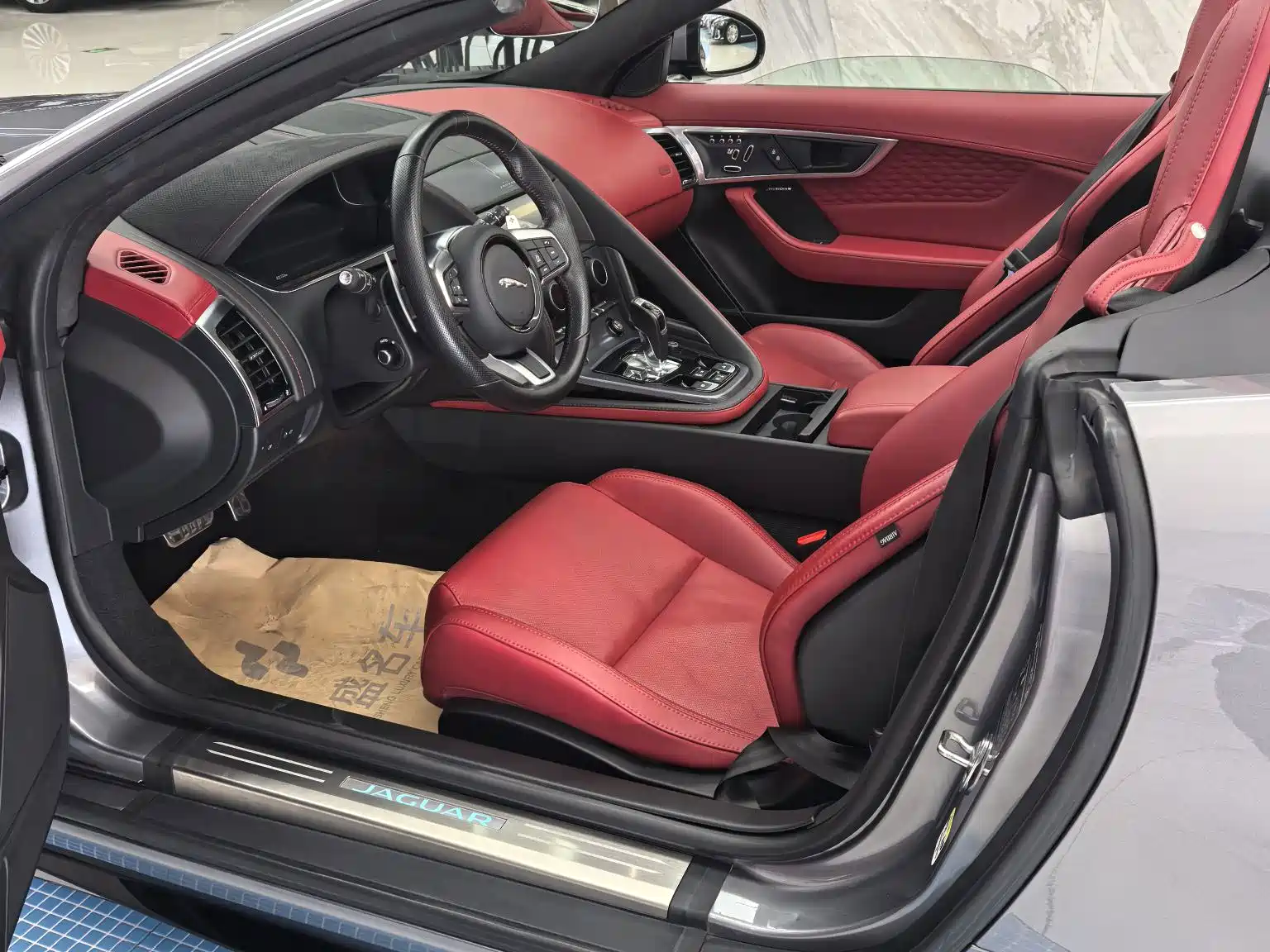 Фото 9 - Jaguar F-TYPE