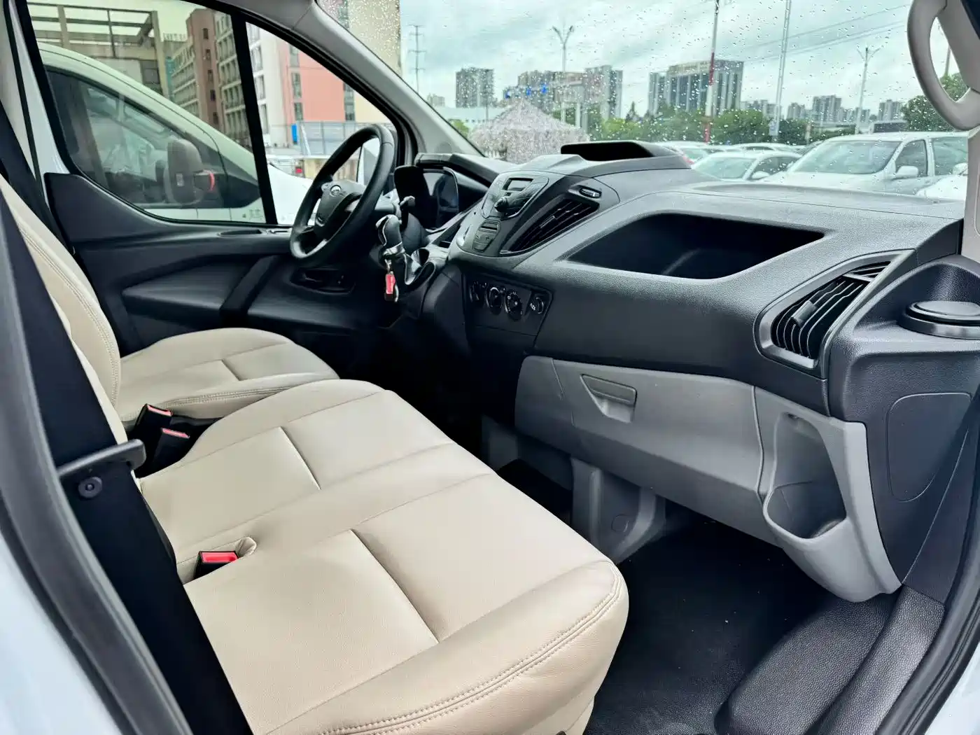 Ford Transit 2022 2019 2.0T Diesel Multi-Purpose Commercial Vehicle Short Wheelbase Low Roof 6-Seater China VI