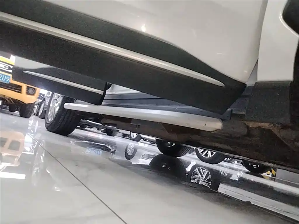Toyota Wildlander 2020 Dual Engine 2.5L E-CVT FWD Luxury фото 21
