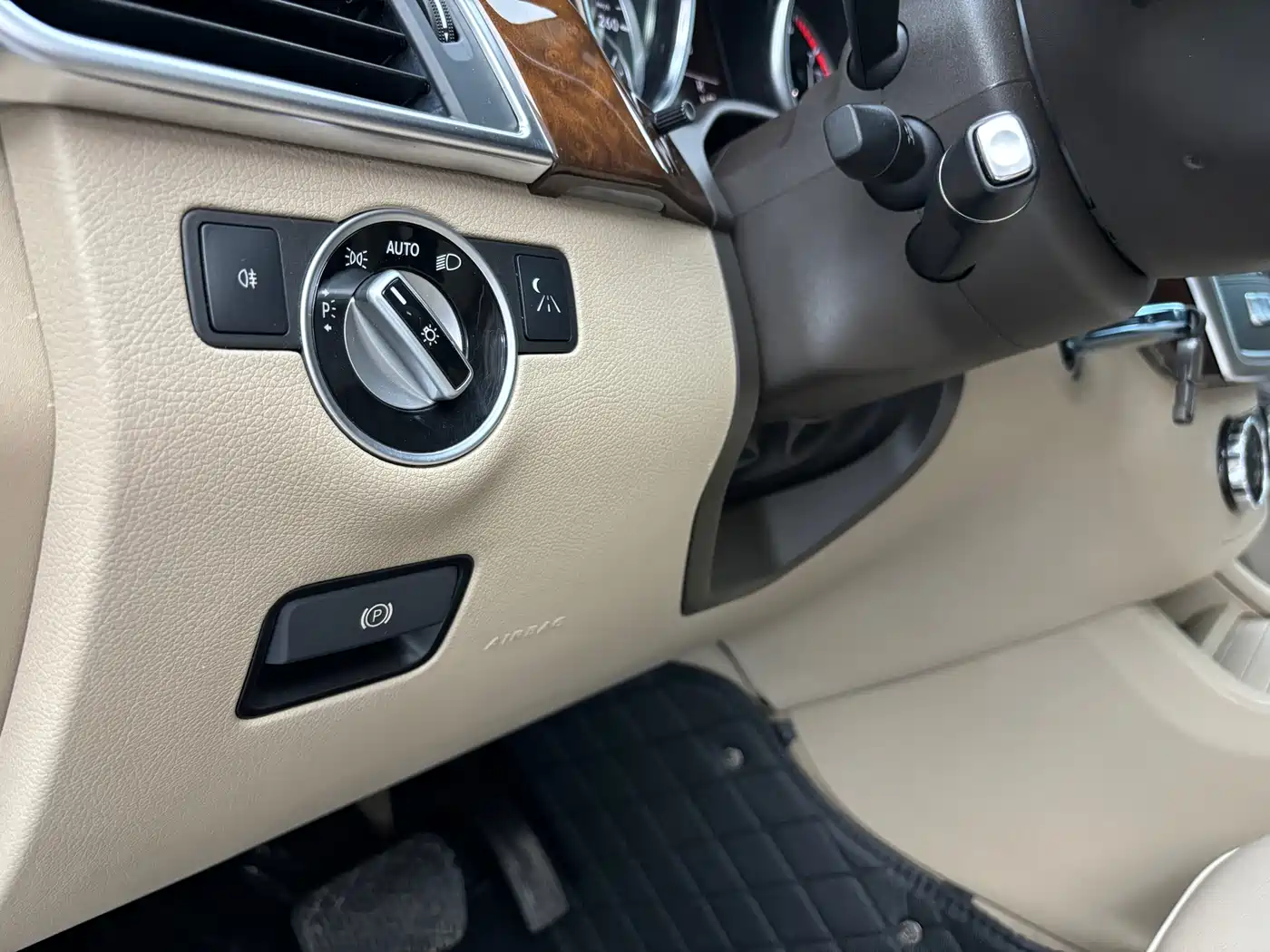 Mercedes-Benz M-Class 2012 Model ML 350 Luxury фото 13