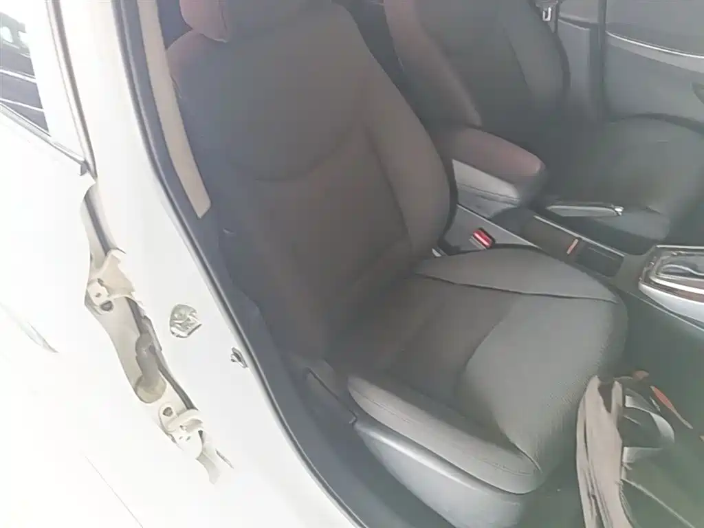 Hyundai Langdong 2016 1.6L Automatic Premium Edition фото 24