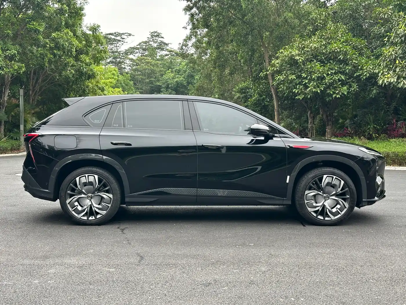 Hongqi Tian Gong 08 2025 680 Ultra AWD фото 7
