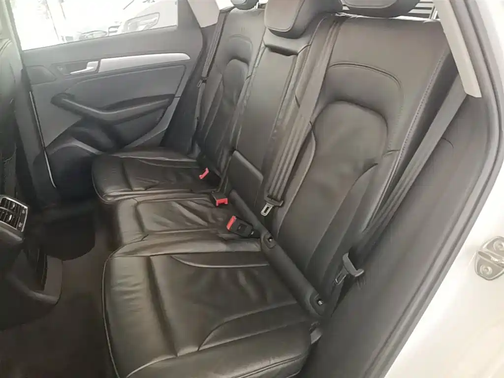 Audi Q5 2015 40 TFSI Technology фото 17