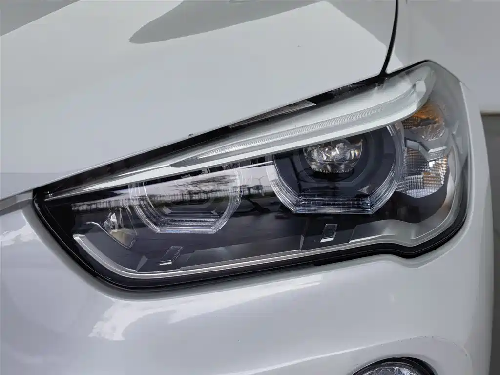 BMW X1 2019 sDrive18Li Premium Model фото 7