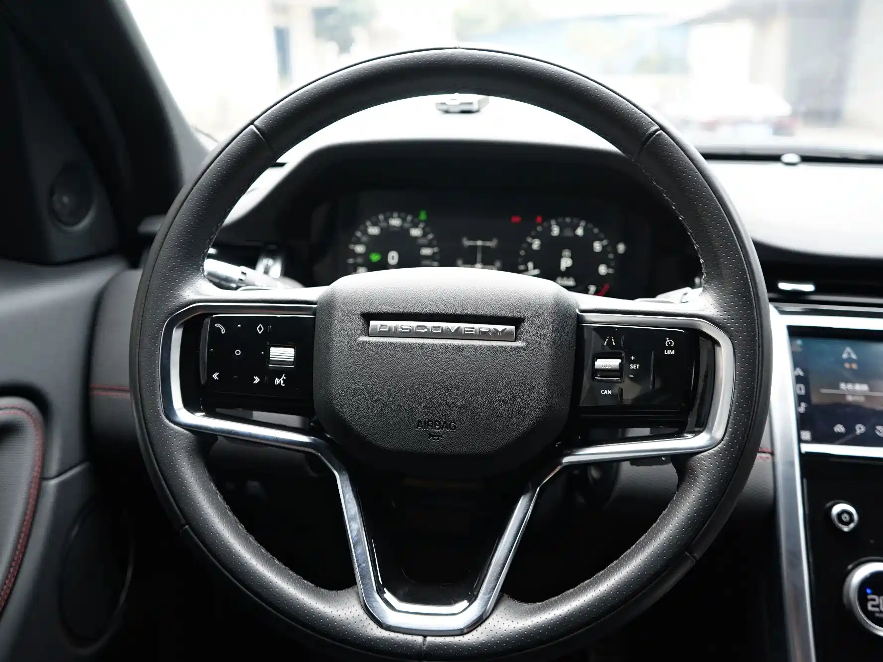 Фото 14 - Land Rover Discovery Sport