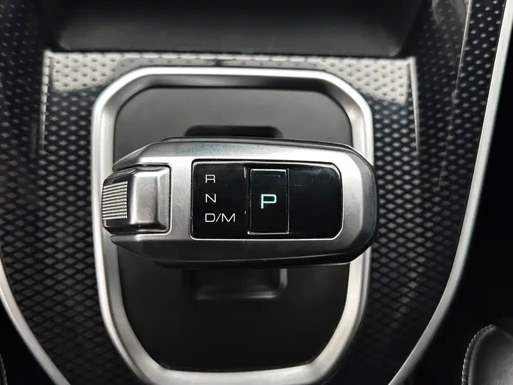 Haval M6 2021 PLUS 1.5T DCT Luxury Smart Connect фото 13