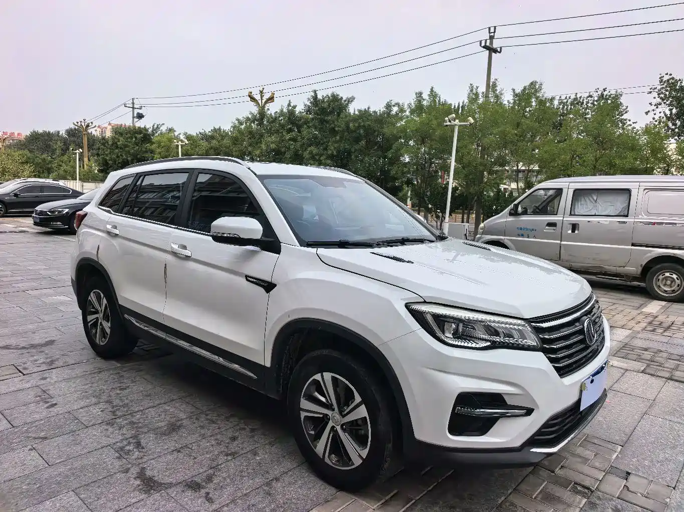 Фото 3 - Changan CS75