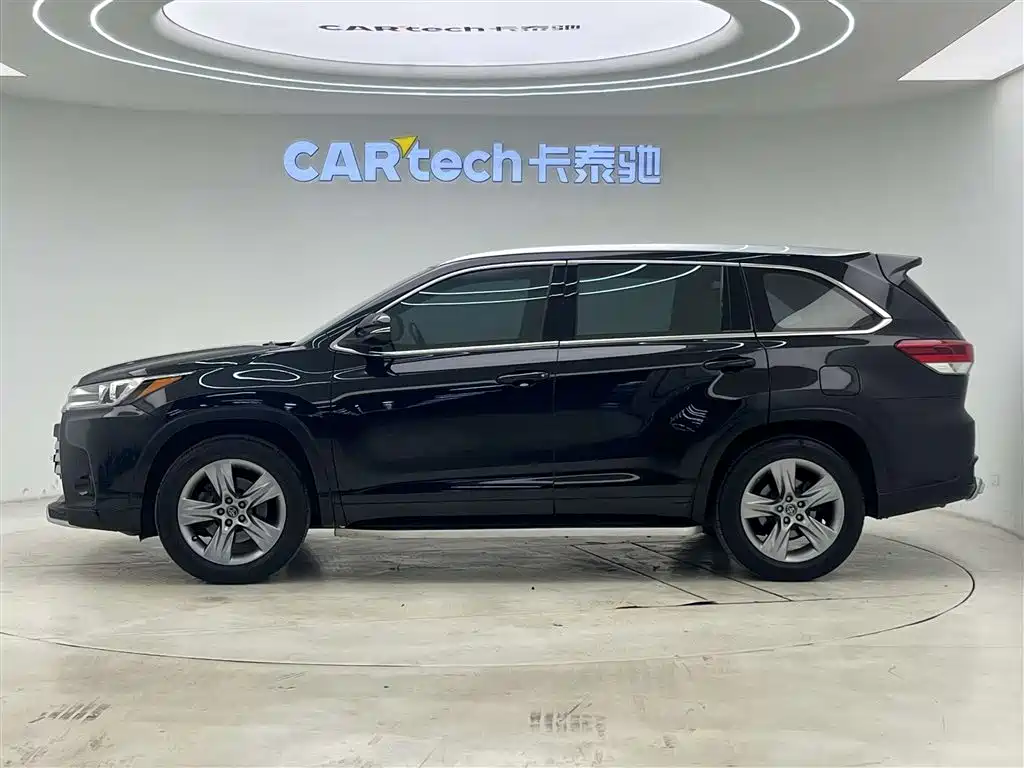 TOYOTA HIGHLANDER
