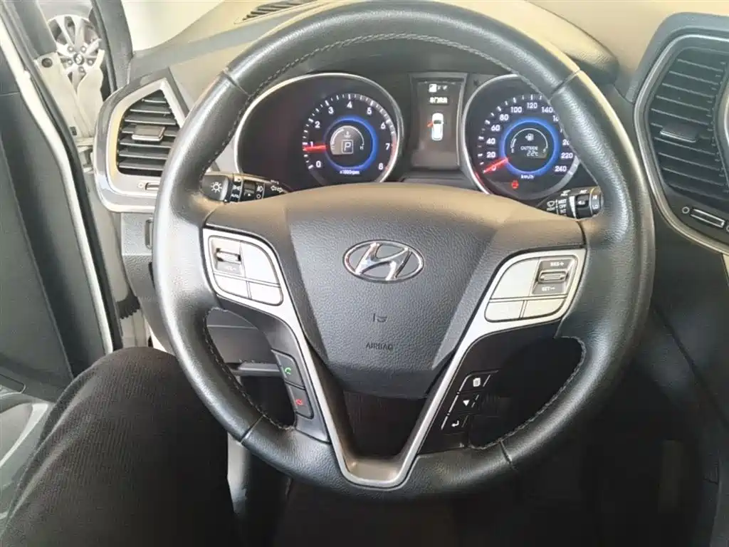 Hyundai Santa Fe 2015 2.0T Automatic 2WD Smart 5-Seater фото 11