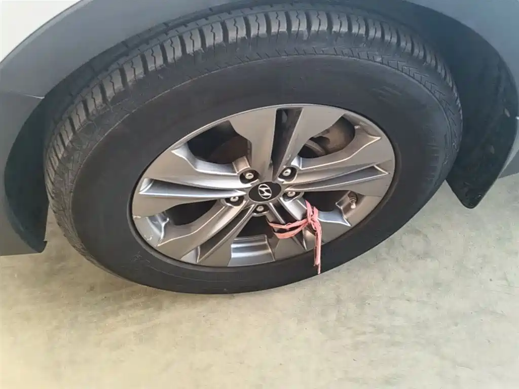 Hyundai Santa Fe 2015 2.0T Automatic 2WD Smart 5-Seater фото 23