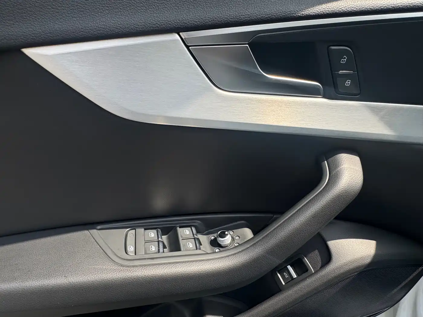 Audi A4L 2020 40 TFSI Luxury Dynamic фото 9