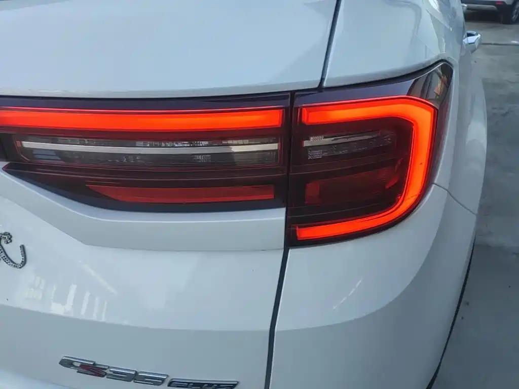 Changan CS35 PLUS 2019 2018 1.6L Automatic Smooth Connect China V