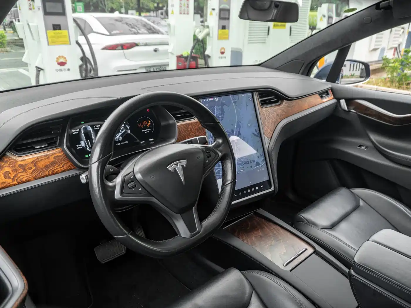 TESLA MODEL X