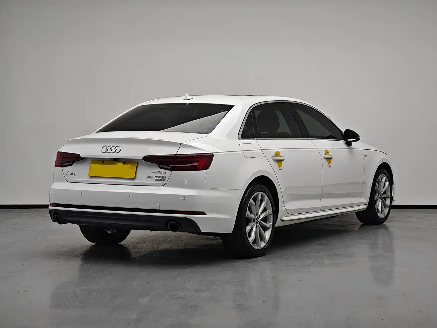 Audi A4L 2018 30th Anniversary 45 TFSI quattro Personality Sport фото 5