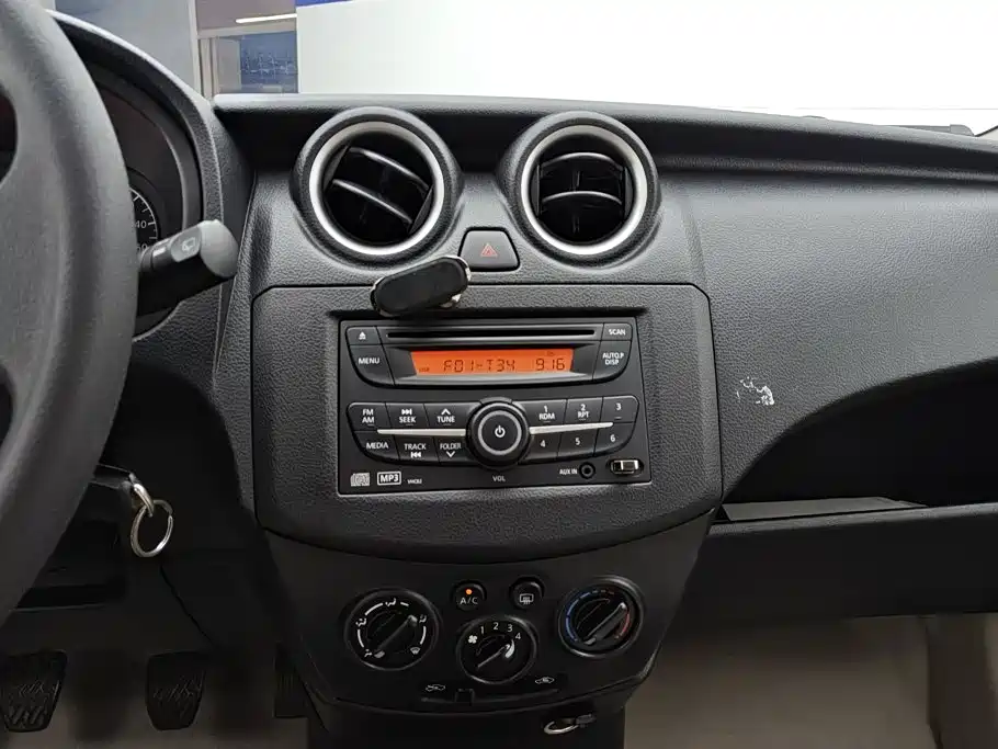 Venucia R30 2016 2014 1.2L Manual Premium