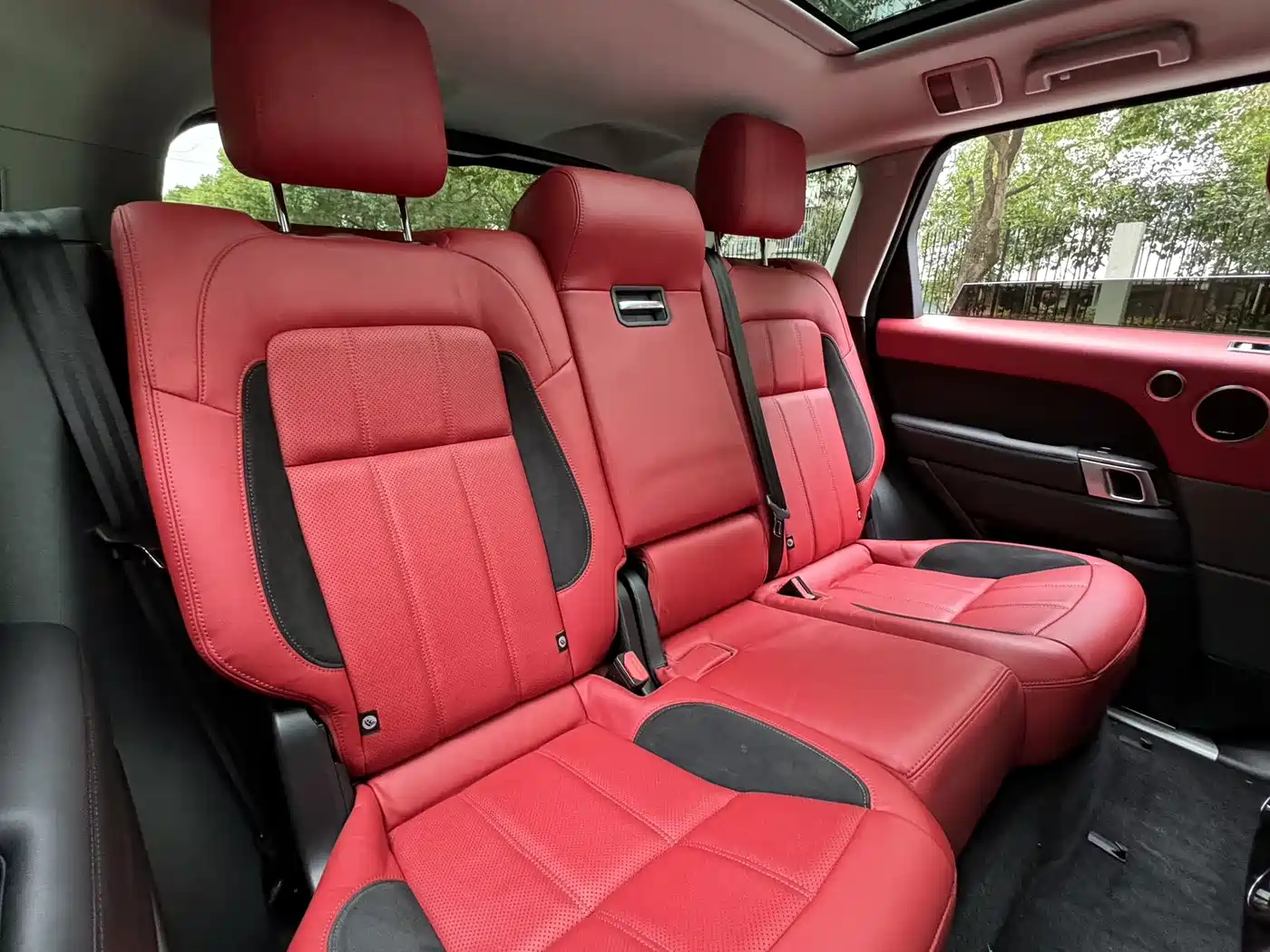 Land Rover Range Rover Sport 2021 3.0 L6 Gloss Black Edition фото 19