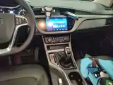 Photo 13 - Geely Emgrand GS