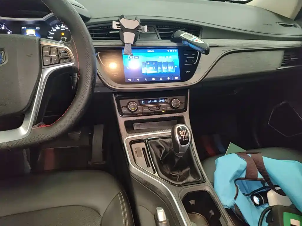 Photo 13 - Geely Emgrand GS