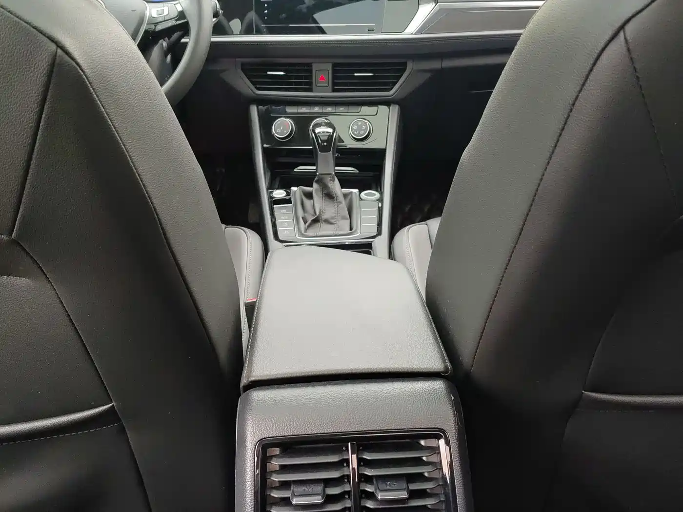 Volkswagen Sagitar 2021 280TSI DSG Comfort Smart Connect Edition фото 16