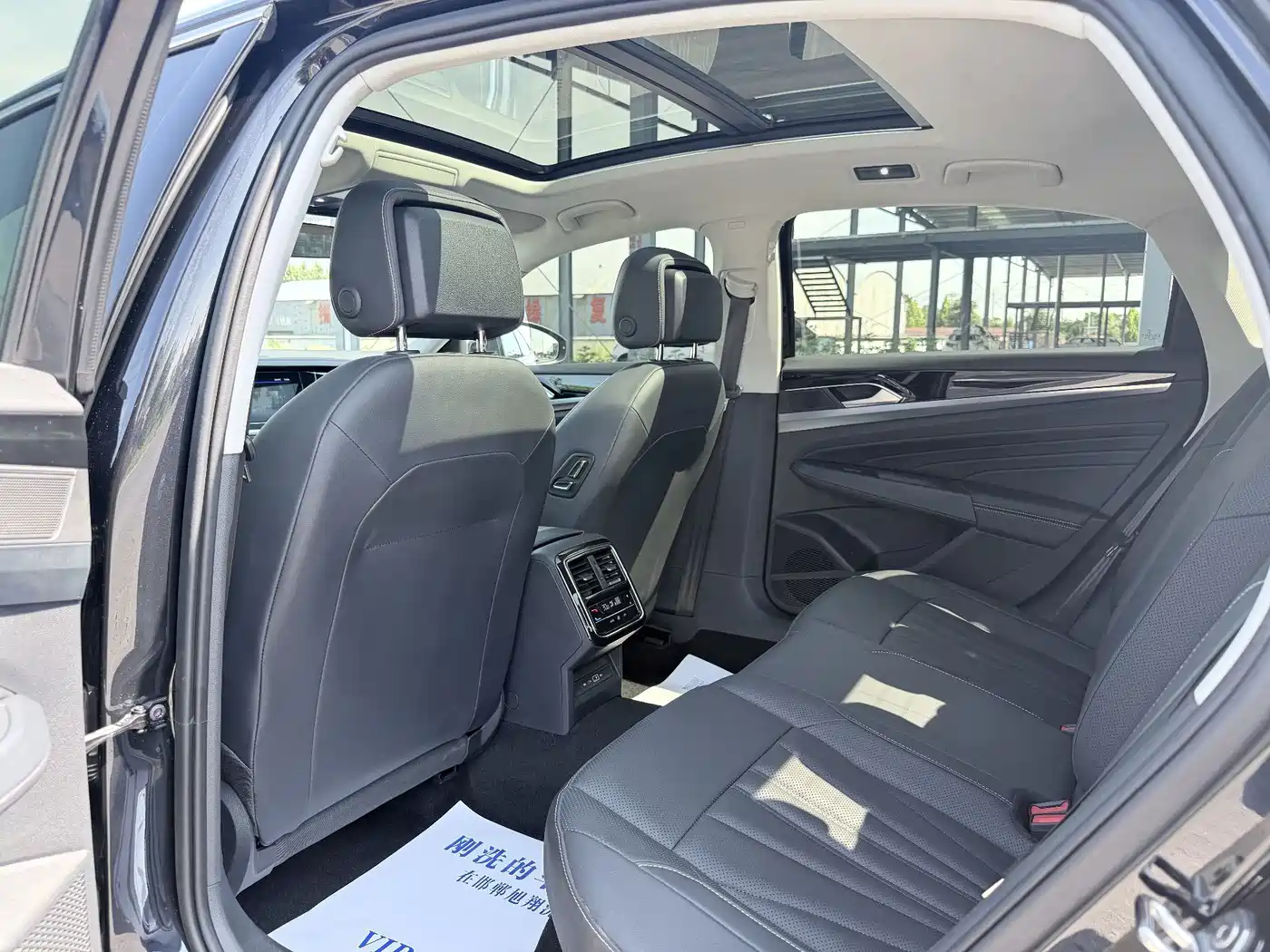 Фото 6 - Volkswagen Passat