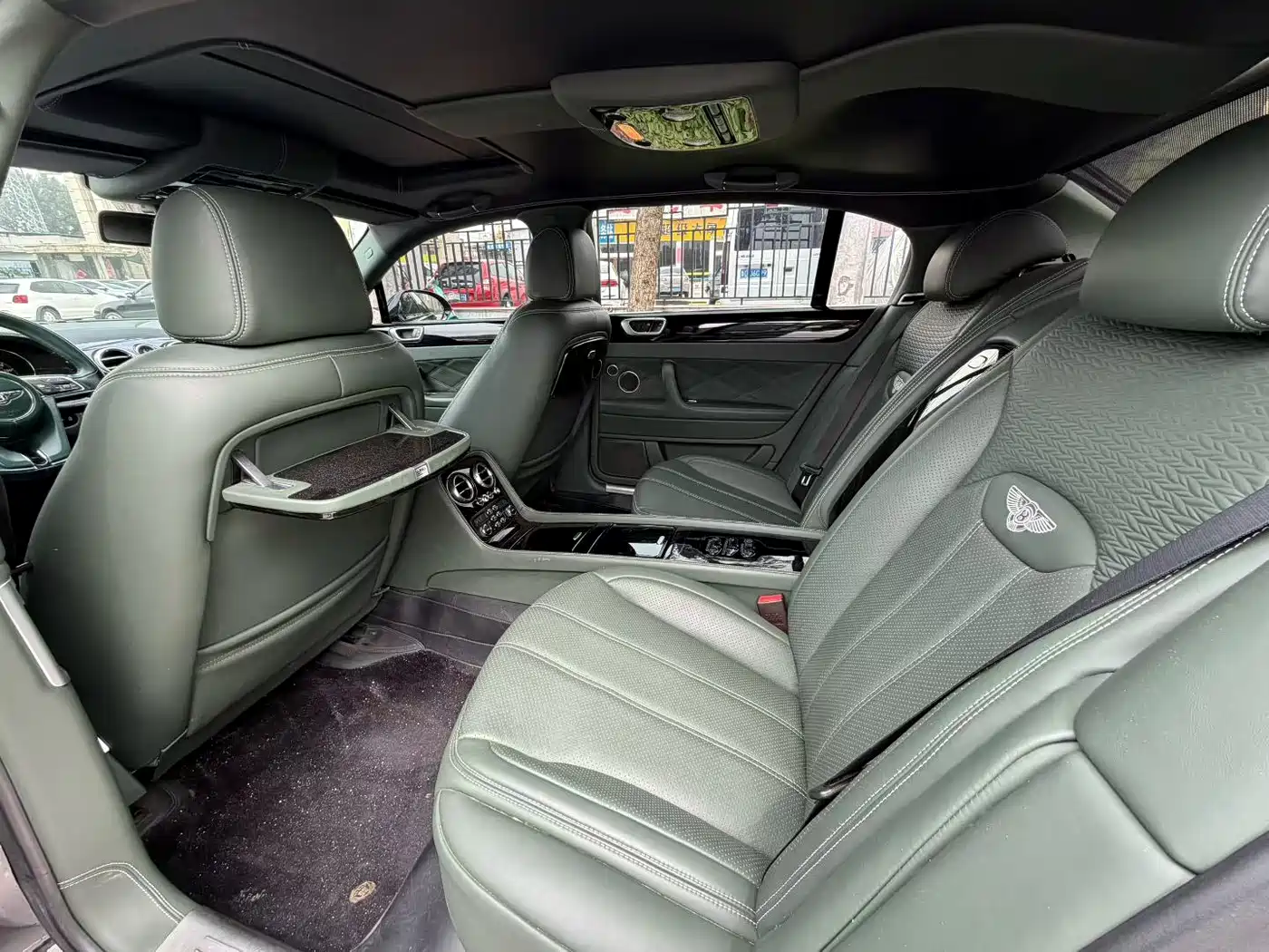 Фото 6 - Bentley Flying Spur