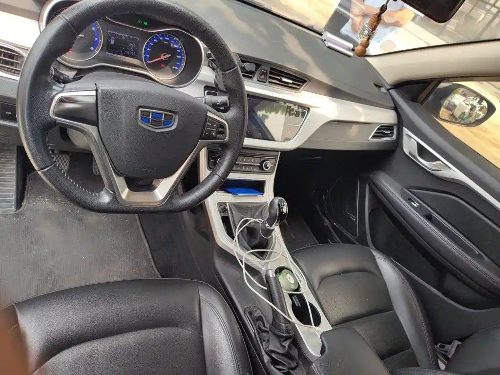 Фото 5 - Geely Vision